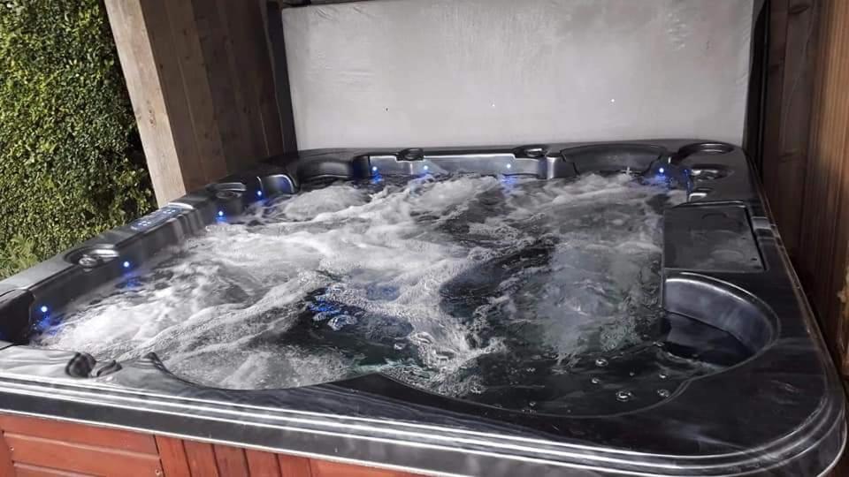 Sea You Soon Prive Kamer Met Jacuzzi En Sauna Bredene Exterior photo